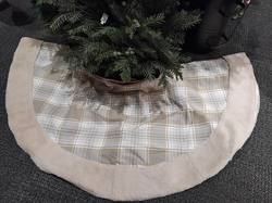 Plaid Fawn & Cream Tree Skirt